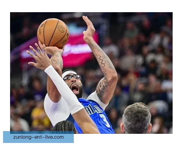 独一档！弗拉格本季9场狂砍30+超其他两位新秀总和